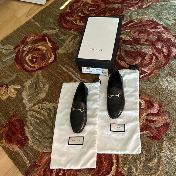 Gucci Jordaan loafers in like new condition, timeless design gorgeous stylish - Picture 1 of 13